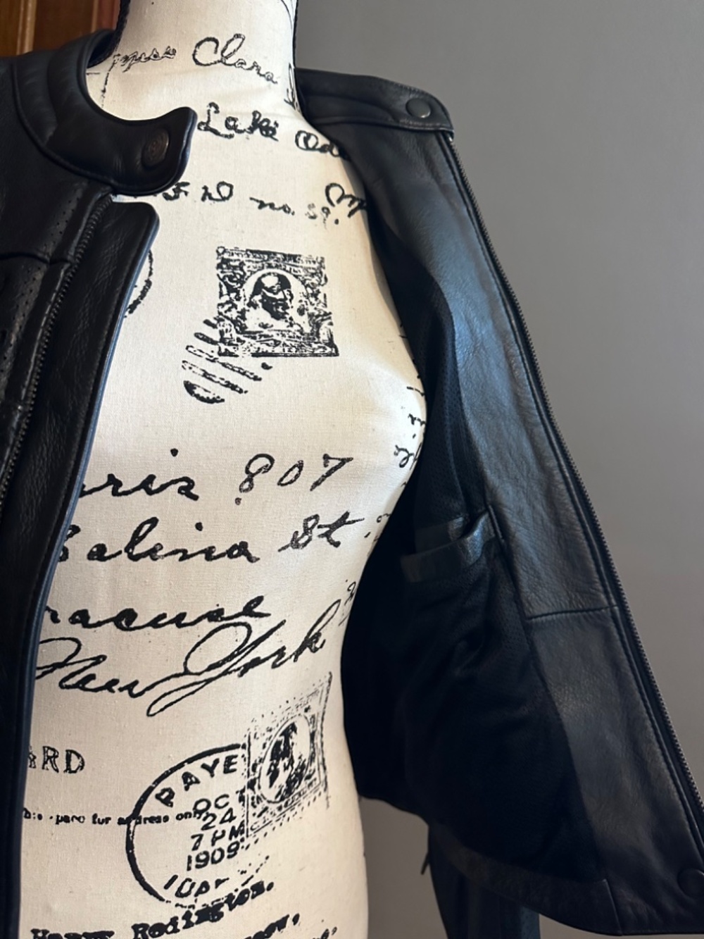 Harley Davidson Black Leather Jacket - Picture 9 of 9